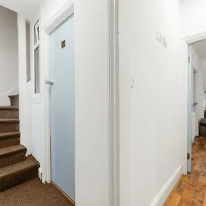 Upton Park Bedrooms 25 Min To Londen